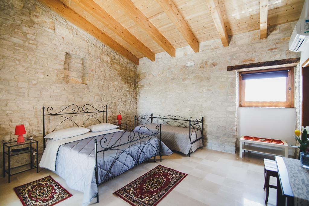 Vila Ai Pilieri Di Bagnoli Castel Del Monte  Exteriér fotografie